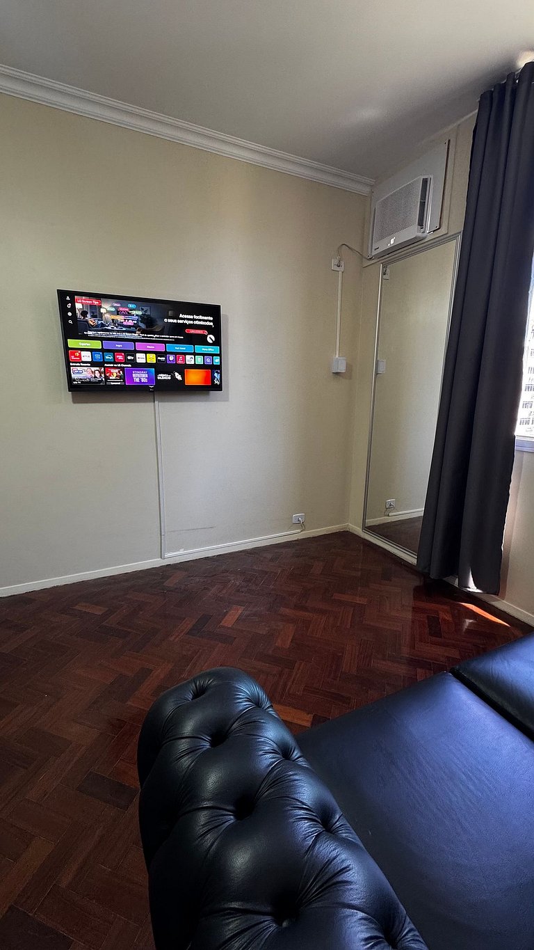 Amplo com 2 quartos e Estacionamento BI94-402