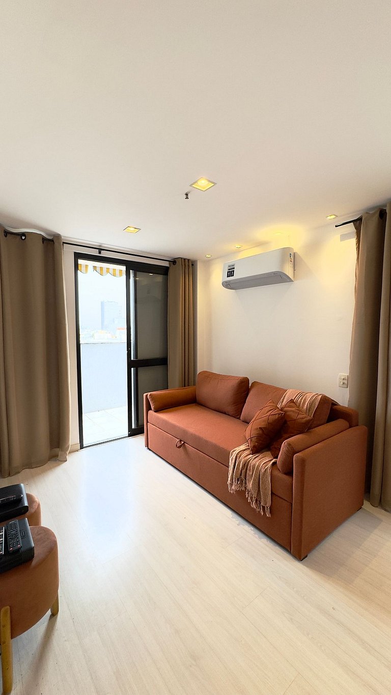 Flat na Cobertura com Piscina Privativa PL99-1103