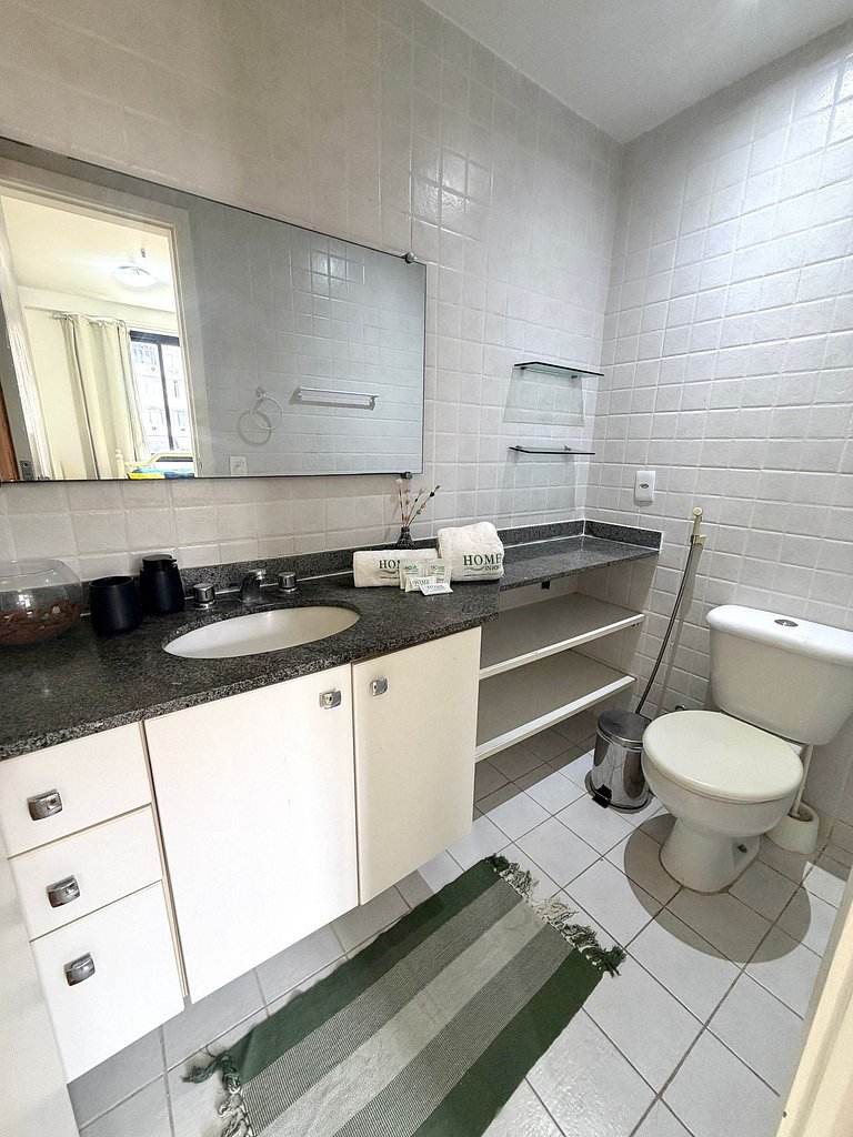 Flat com Piscina, Sauna e Estacionamento PL99-507