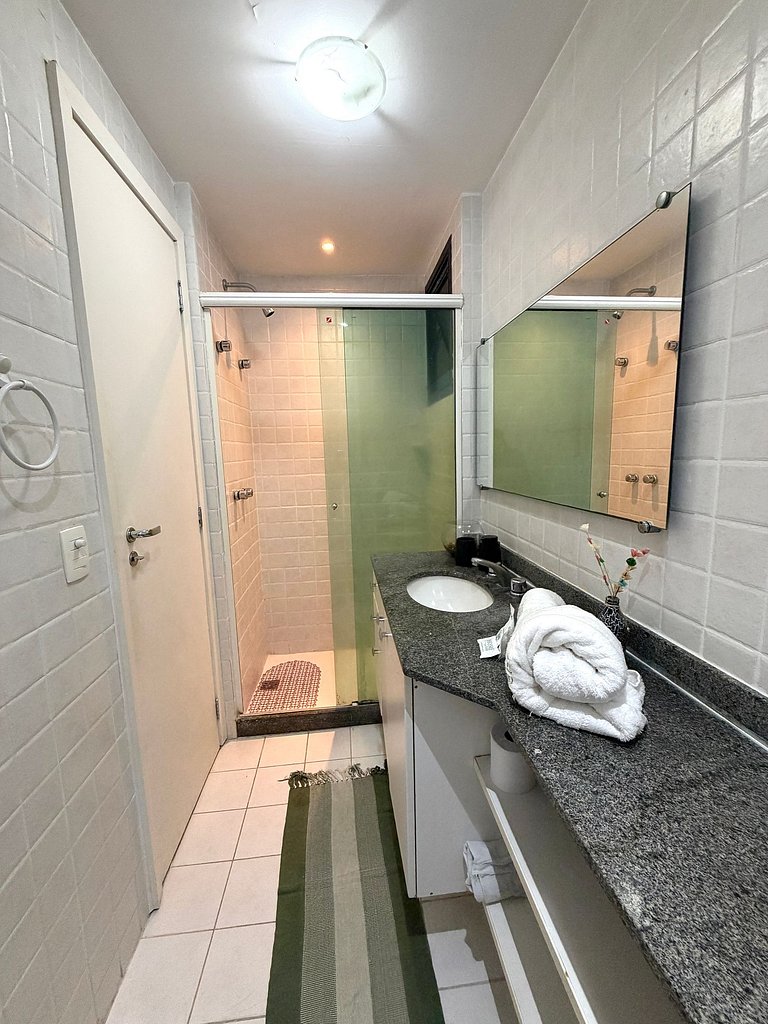 Estacionamento, Gym, Piscina, Sauna e Praia - EB02J