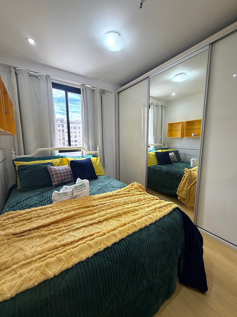 Flat com Piscina, Sauna e Estacionamento PL99-507