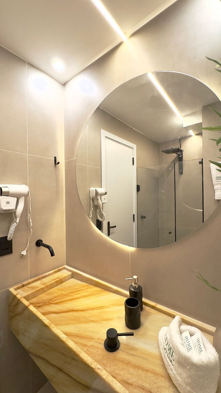 Moderno na Quadra da Praia Posto 5 NCS1137-705