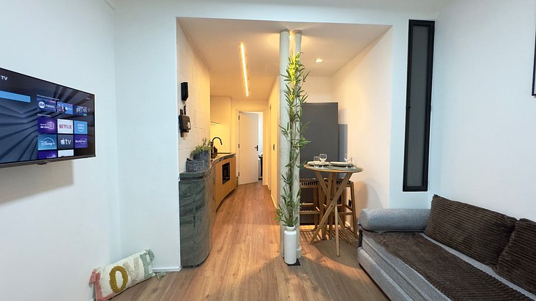 Moderno na Quadra da Praia Posto 5 NCS1137-705