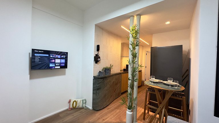 Moderno na Quadra da Praia Posto 5 NCS1137-705