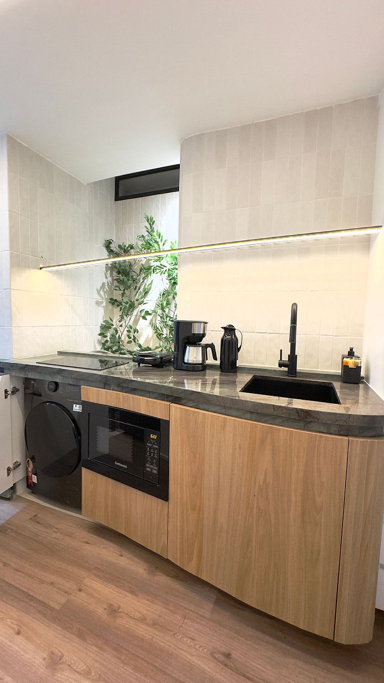 Moderno na Quadra da Praia Posto 5 NCS1137-705