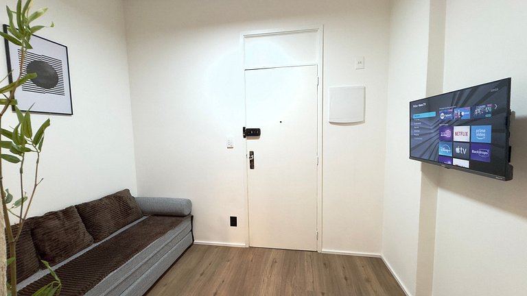 Moderno na Quadra da Praia Posto 5 NCS1137-705