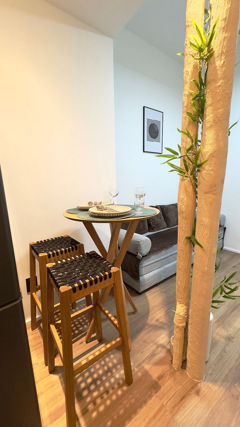 Moderno na Quadra da Praia Posto 5 NCS1137-705