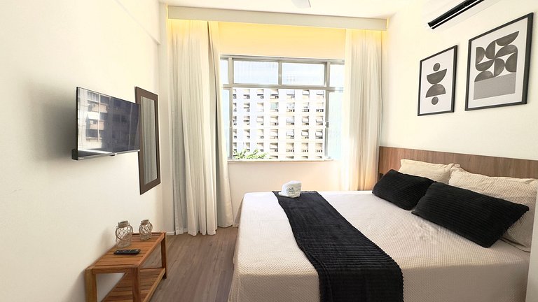 Moderno na Quadra da Praia Posto 5 NCS1137-705