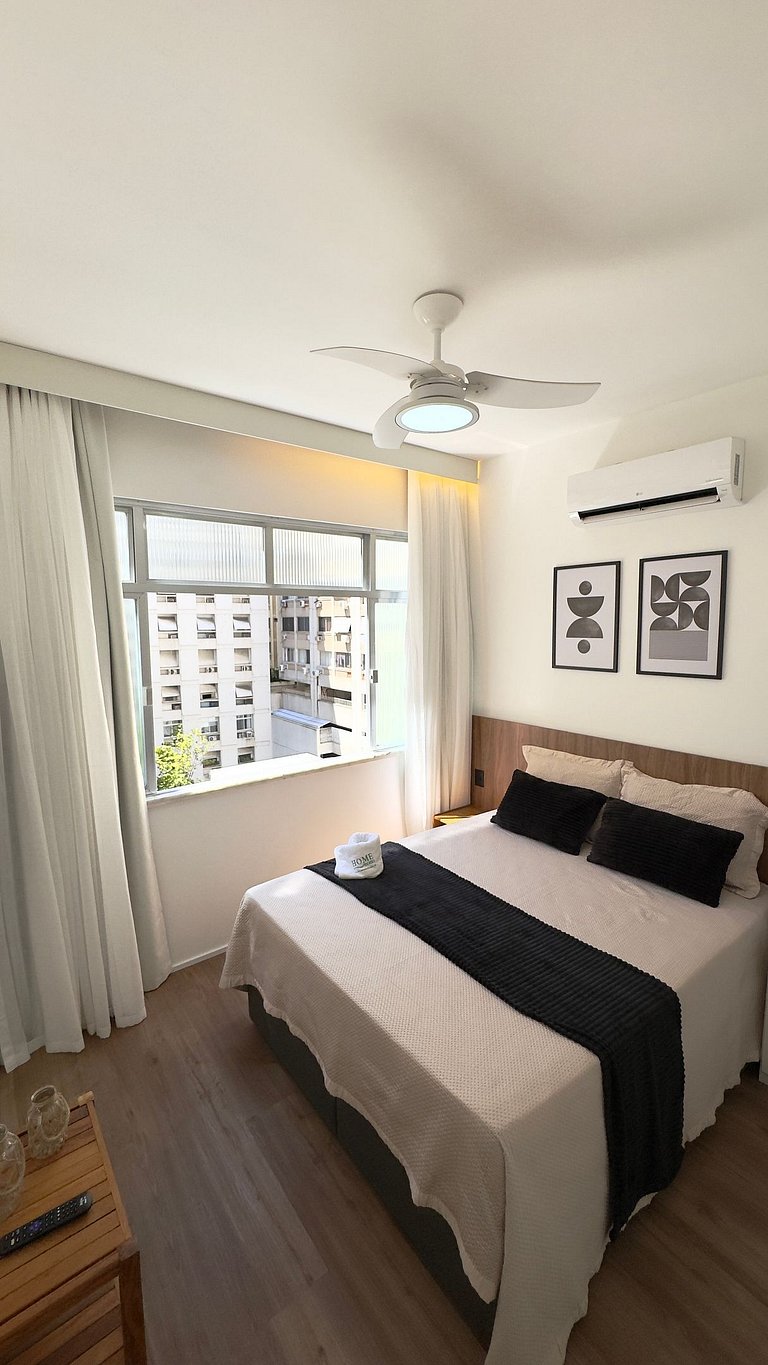 Moderno na Quadra da Praia Posto 5 NCS1137-705