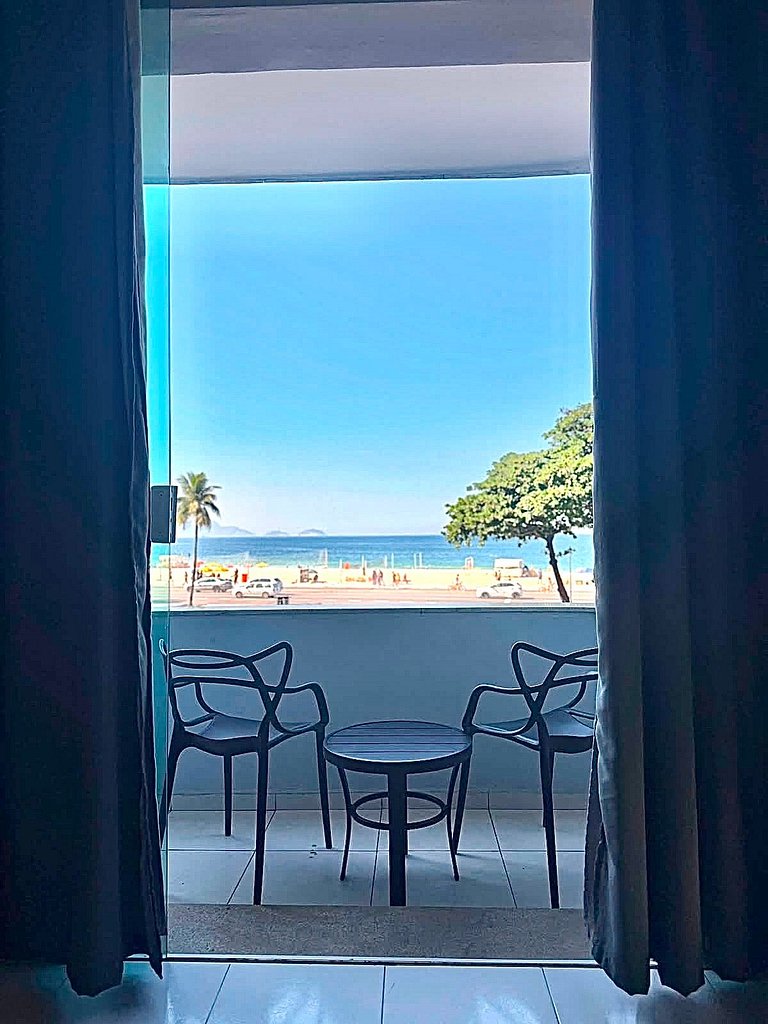 Em Frente a Praia 2 quartos Posto 4 AA3150-202