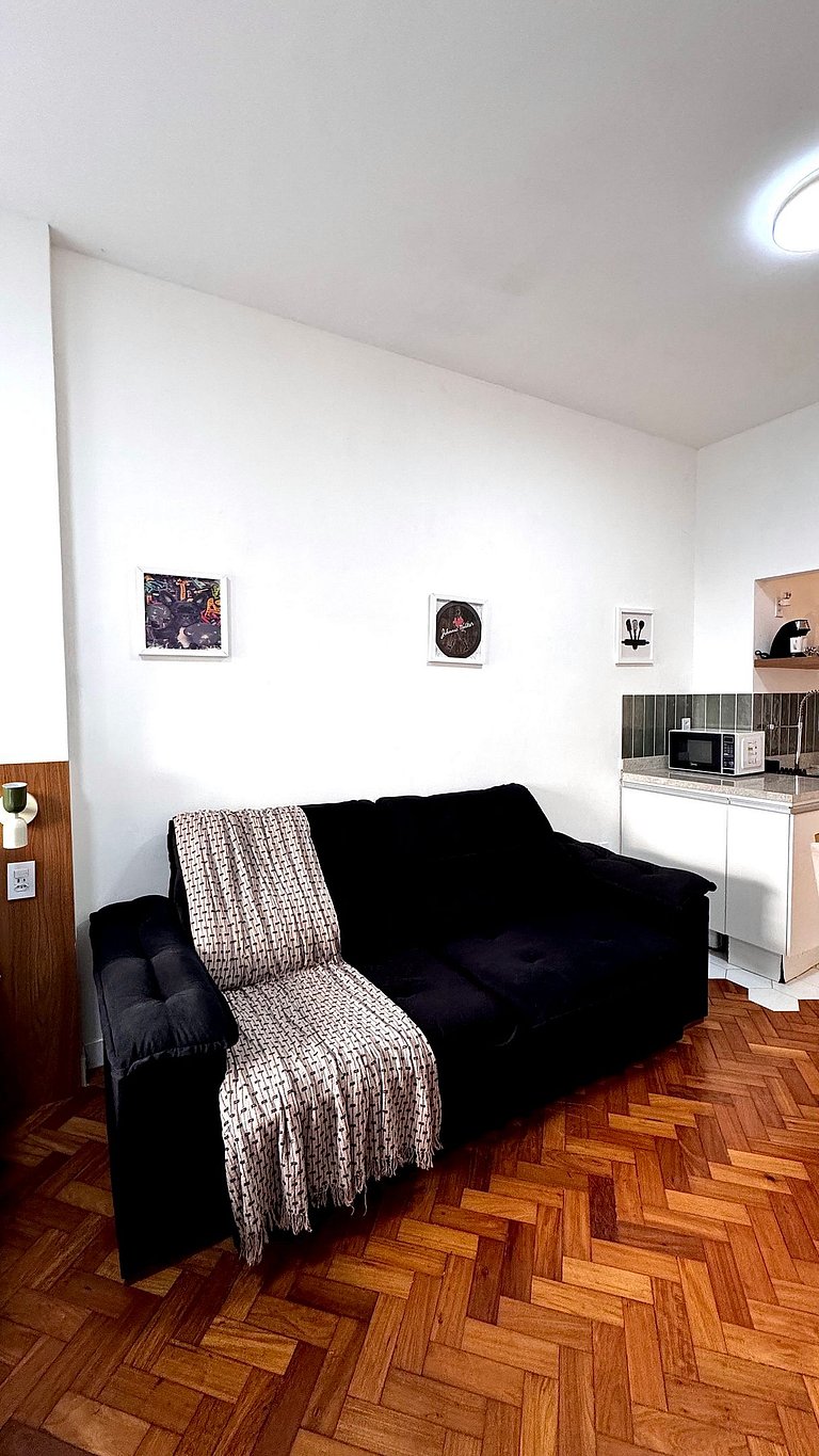 Conforto, Estilo a Poucos Passos da Praia SF228-10