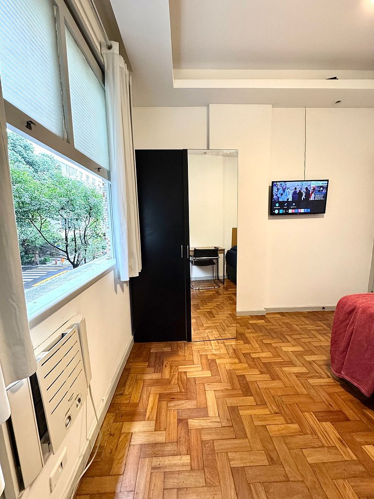 2 Quartos a 300 Metros da Praia Posto 4 - LM129-105