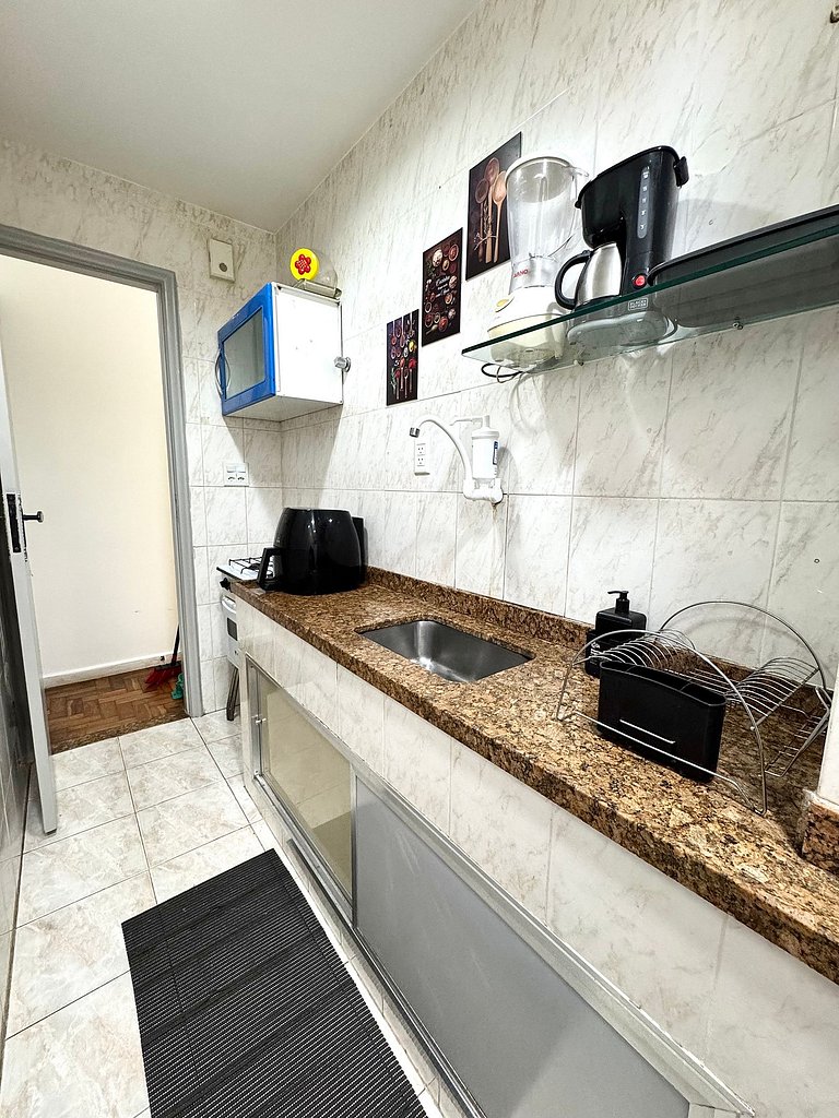 2 Quartos a 300 Metros da Praia Posto 4 - LM129-105