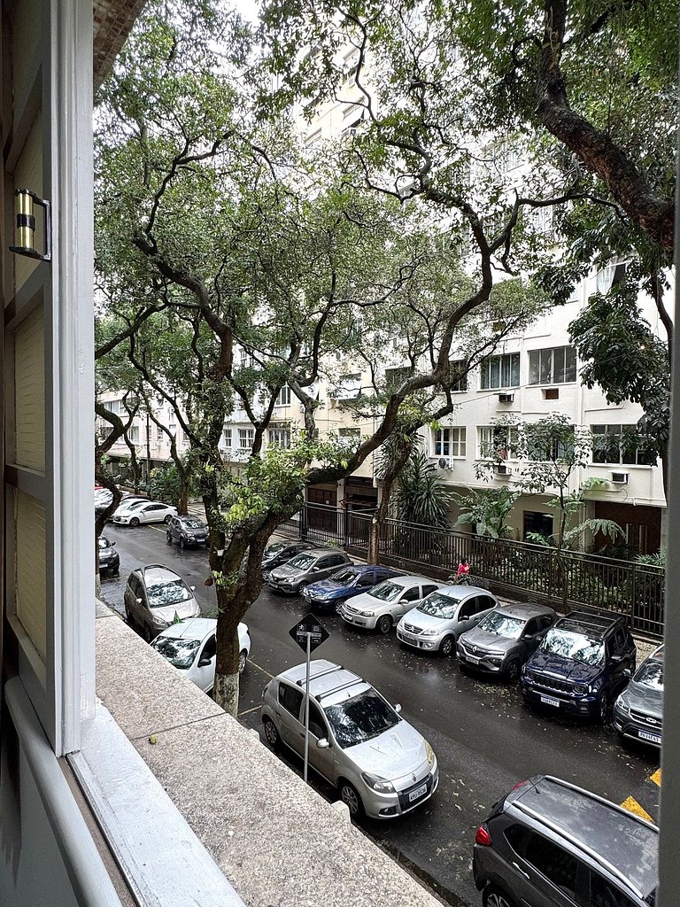 2 Quartos a 300 Metros da Praia Posto 4 - LM129-105
