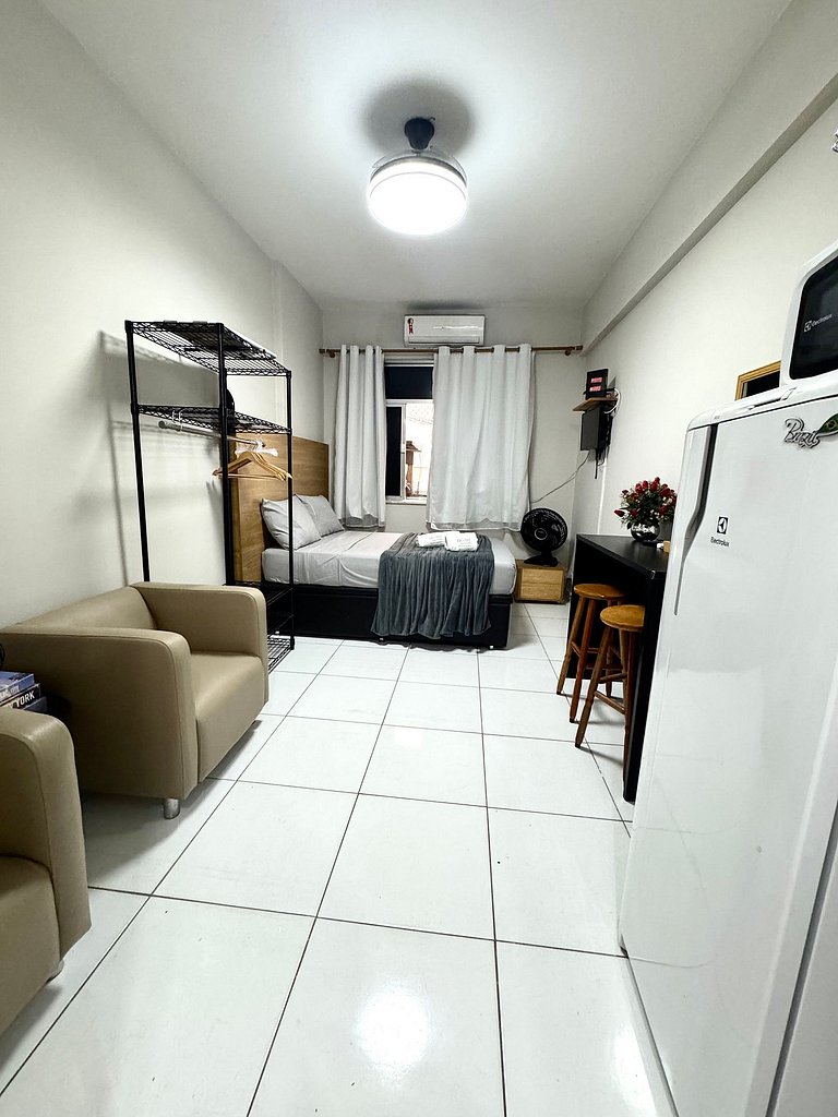 Studio Moderno, Completo e Aconchegante PJ335-318